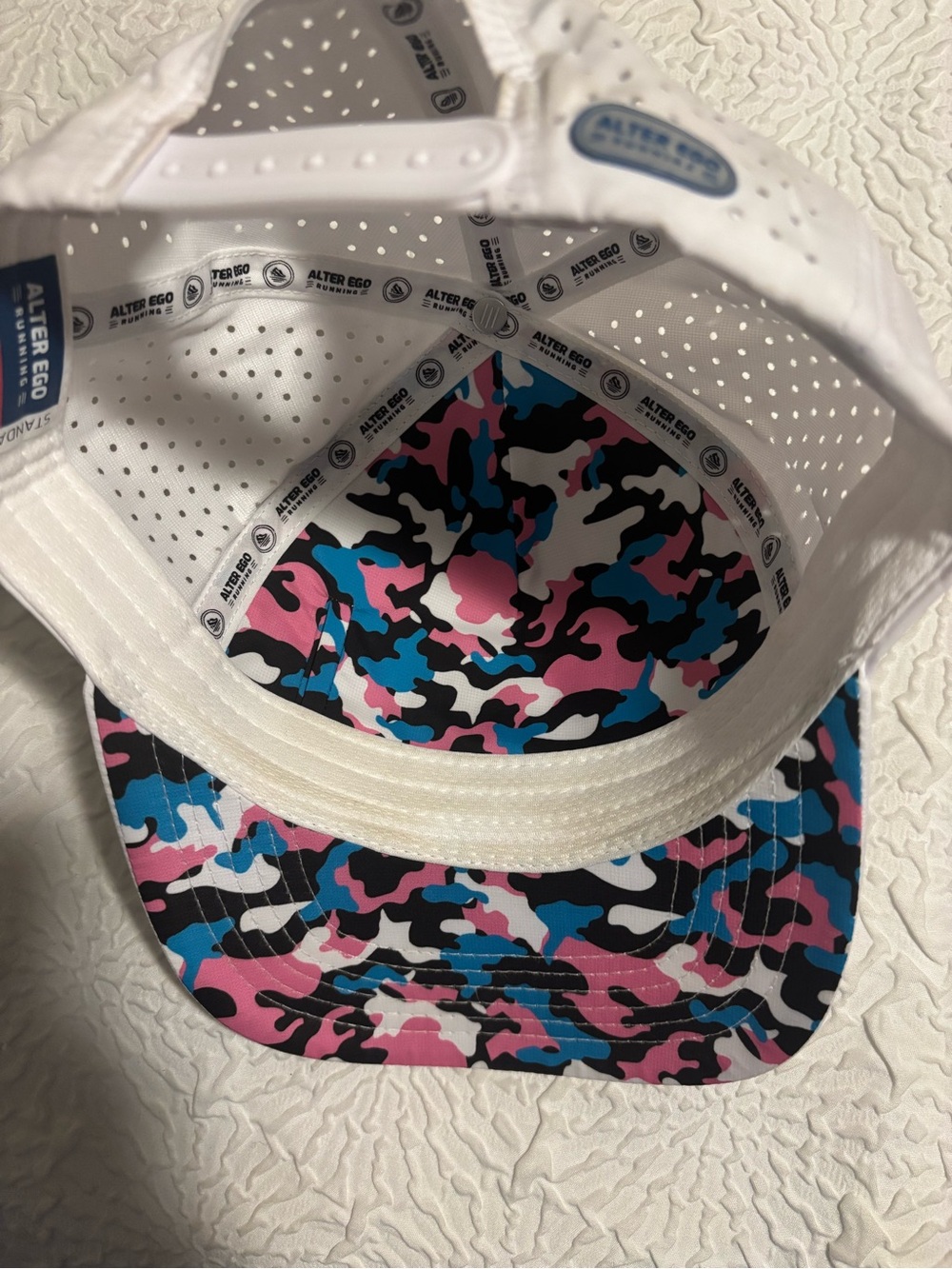 Alter Ego Running Hat - Picture 3 of 4